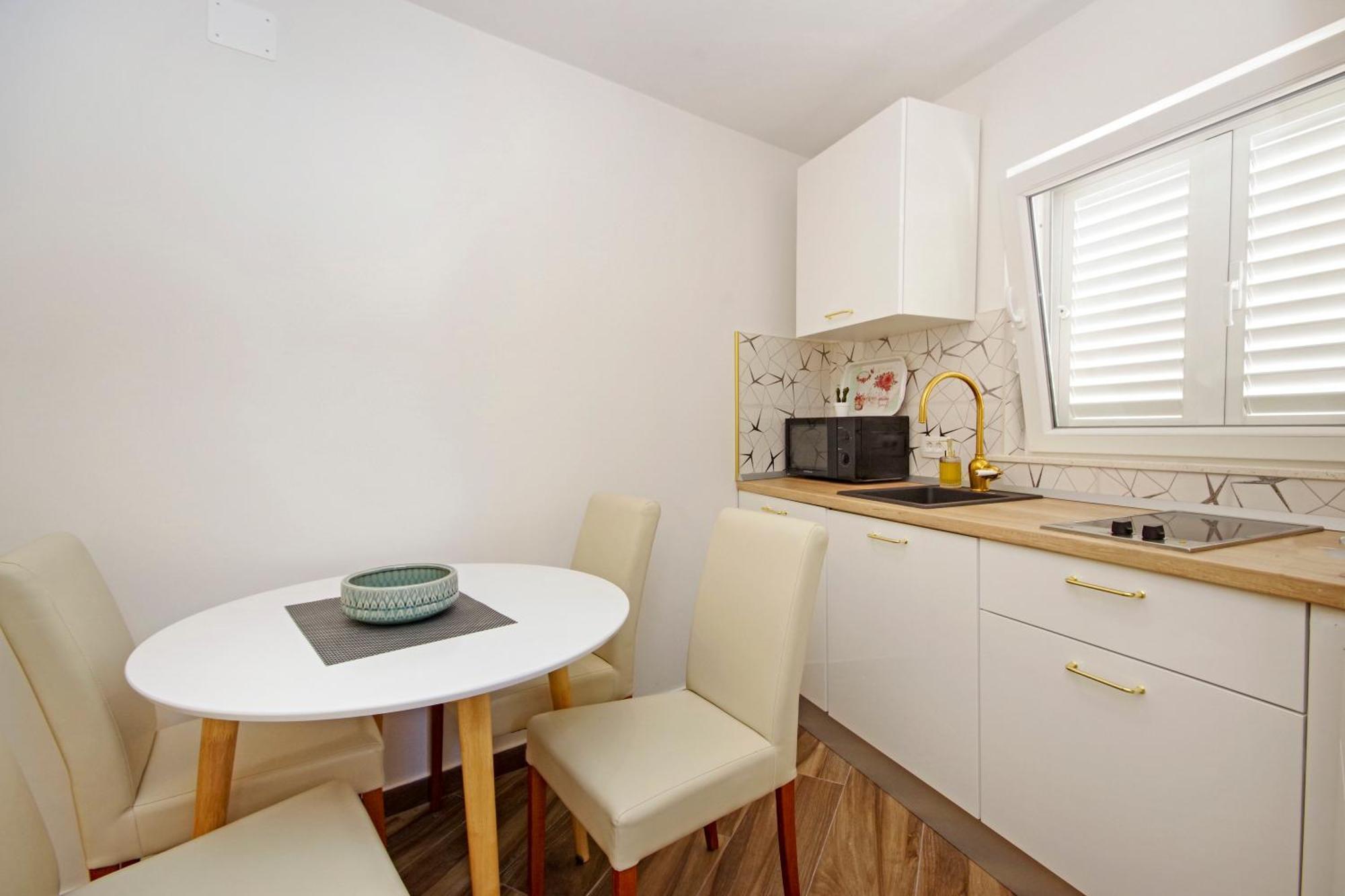 Apartments Roma Baška Voda Eksteriør bilde