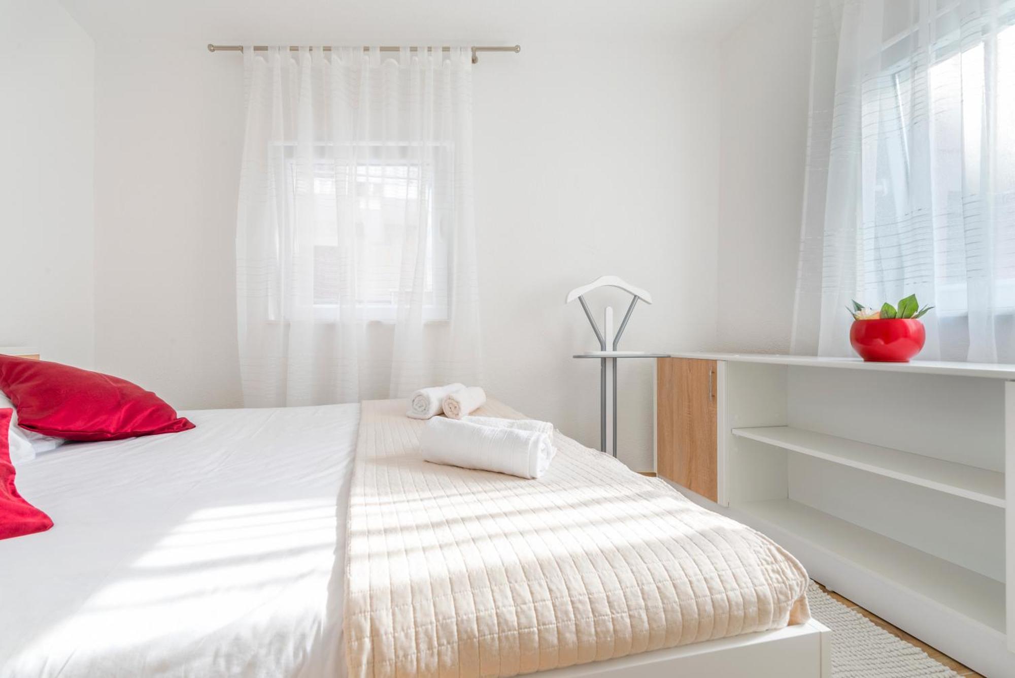 Apartments Roma Baška Voda Eksteriør bilde