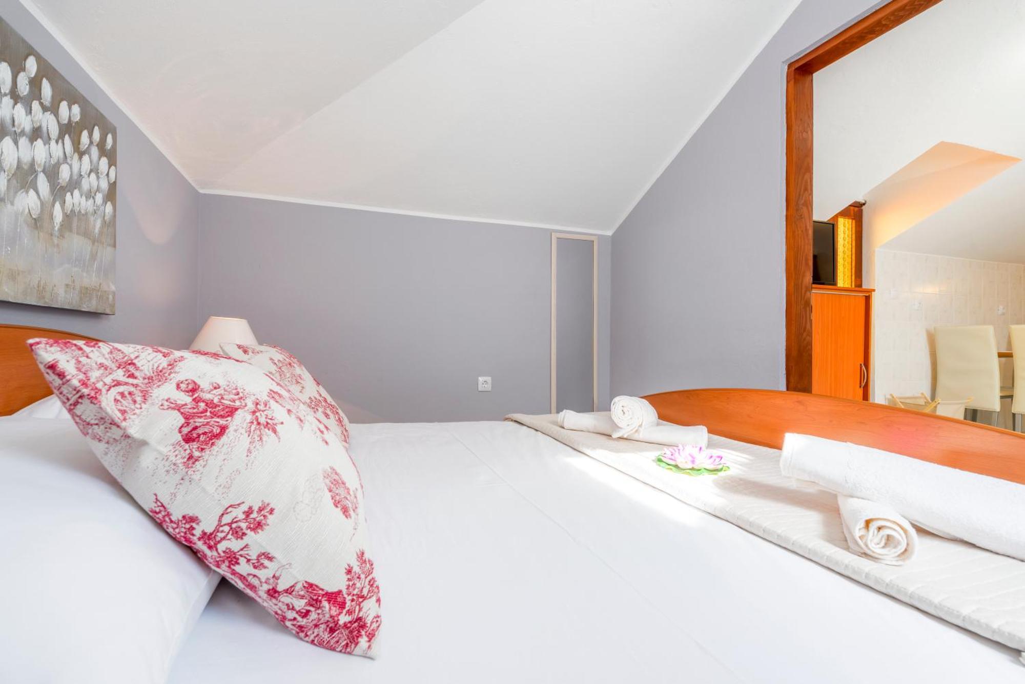 Apartments Roma Baška Voda Eksteriør bilde