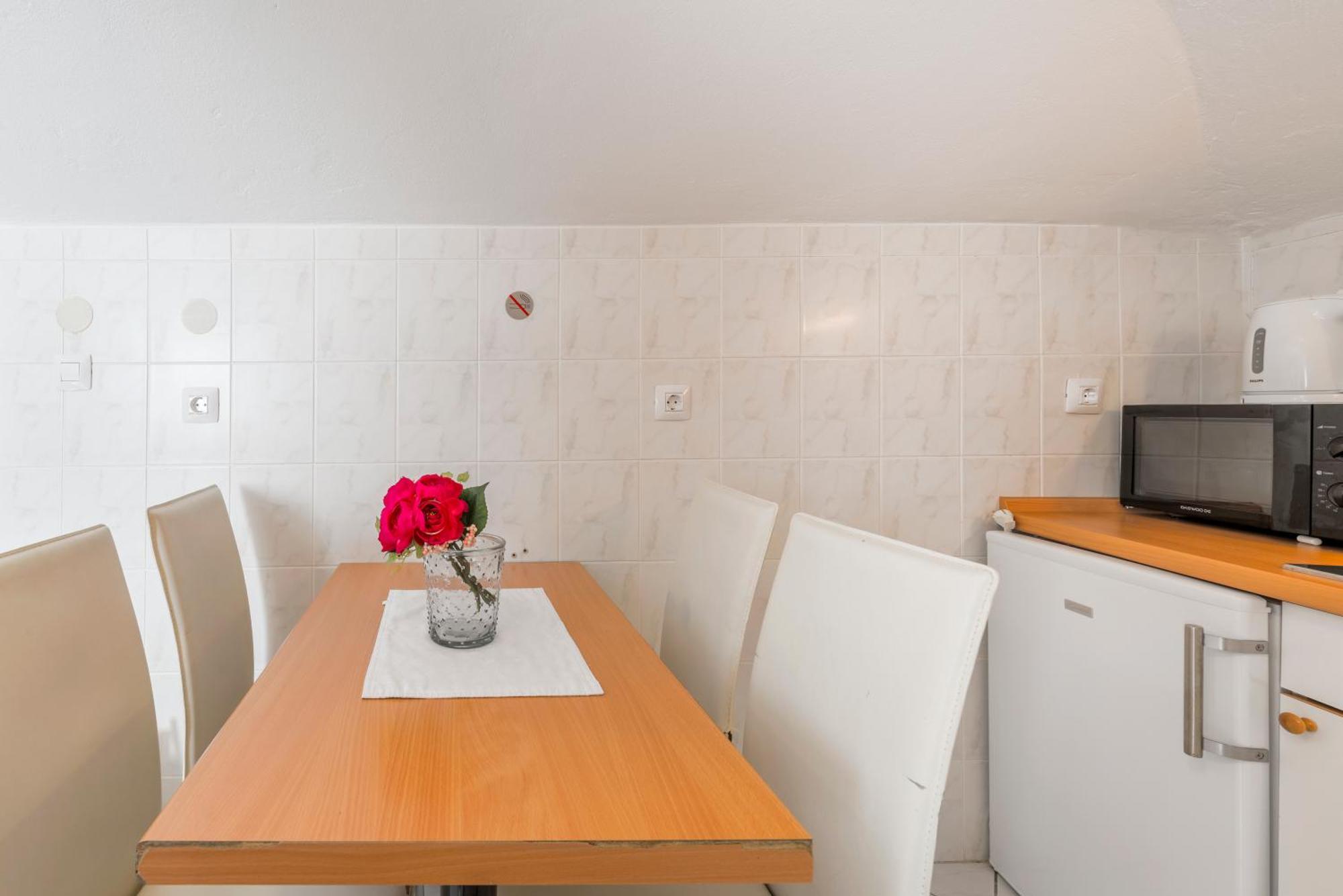 Apartments Roma Baška Voda Eksteriør bilde