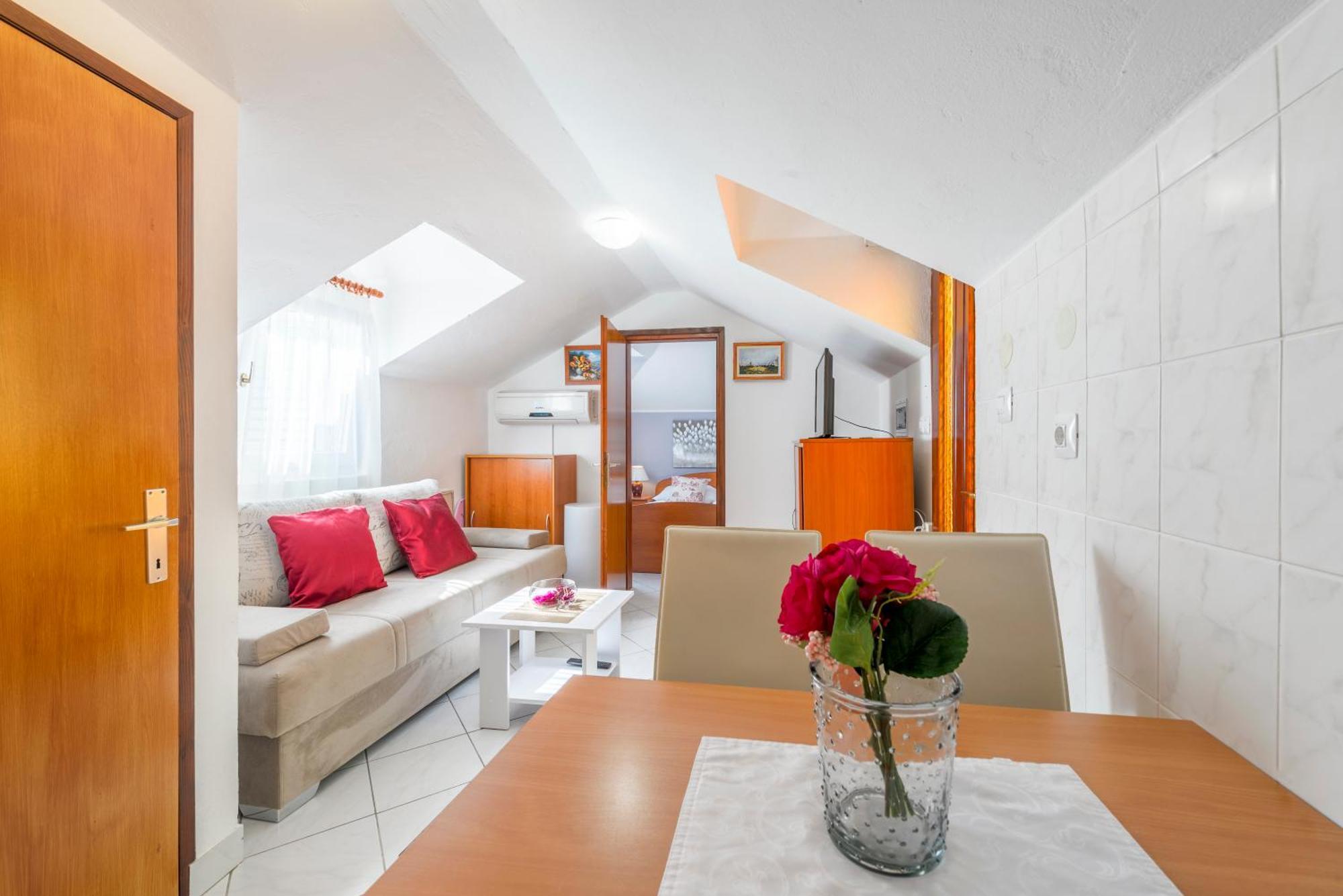 Apartments Roma Baška Voda Eksteriør bilde